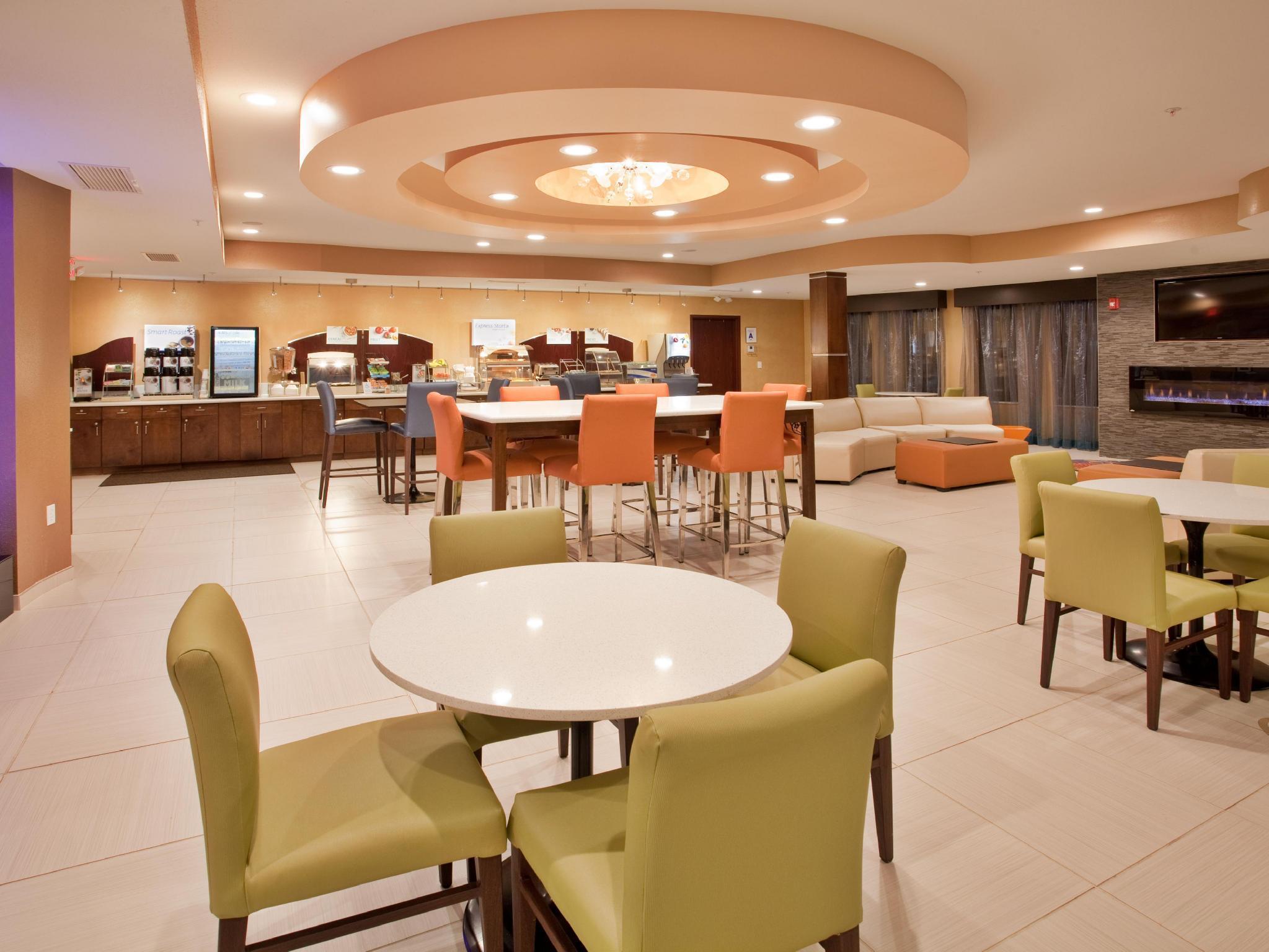 Holiday Inn Express & Suites St Louis Airport, An Ihg Hotel Woodson Terrace Экстерьер фото